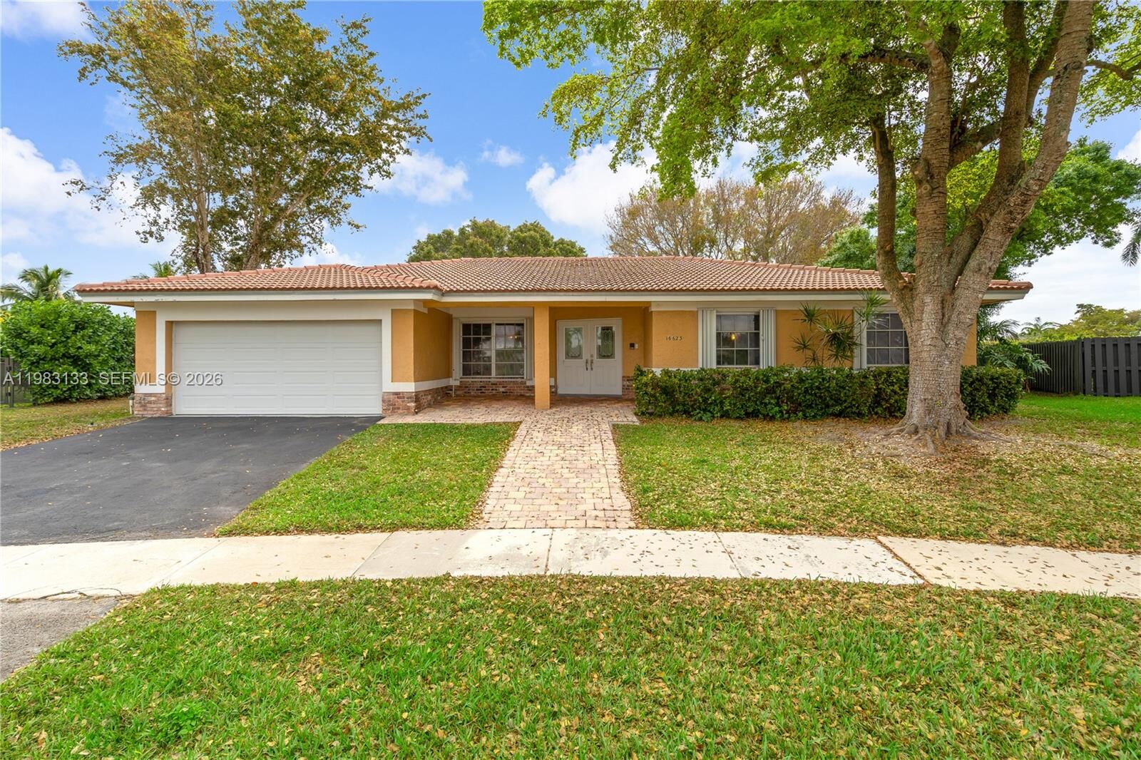 Property Photo: 16623 Waters Edge Dr FL 33326
