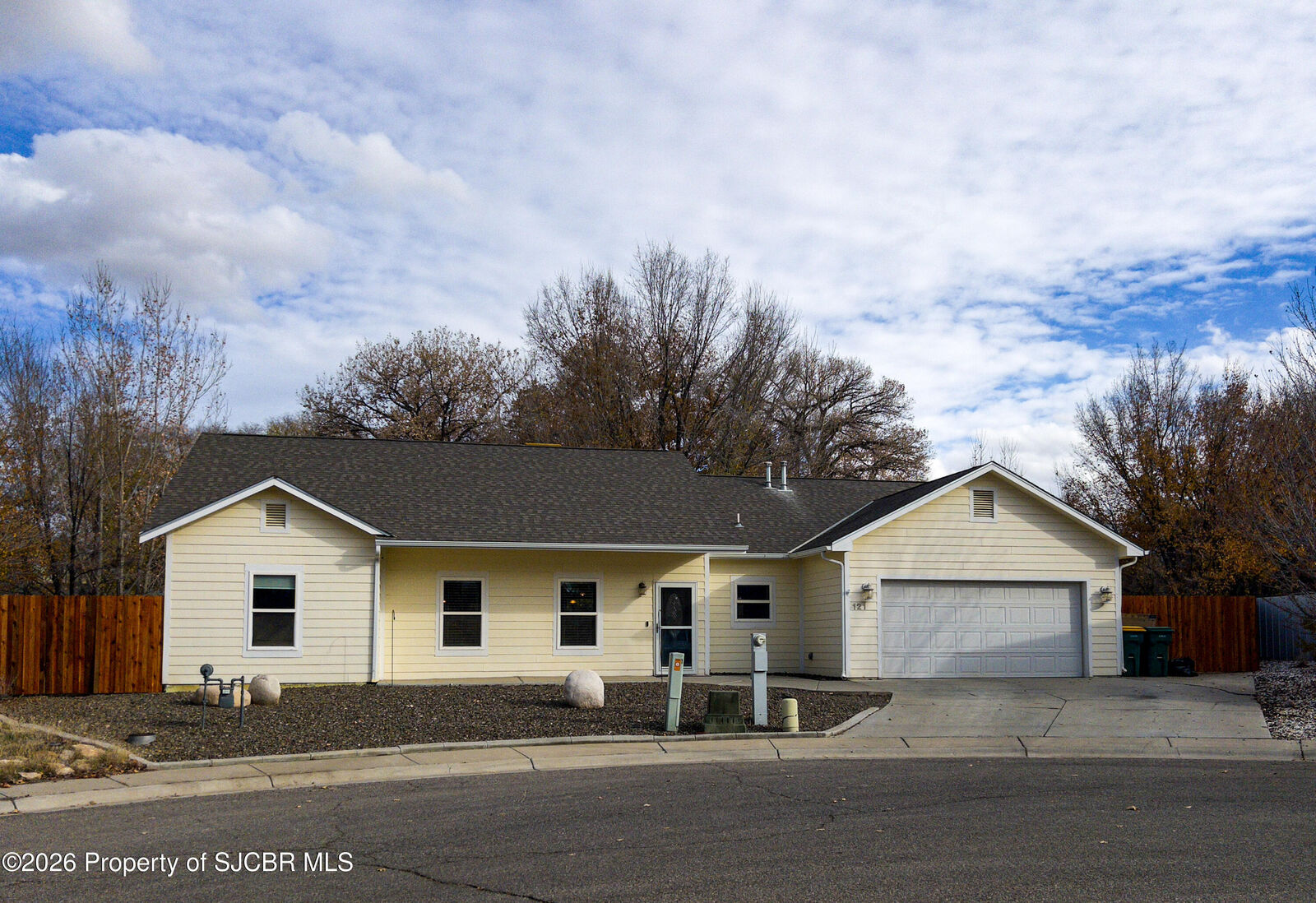 Property Photo: 121 Creekside Village Court NM 87410