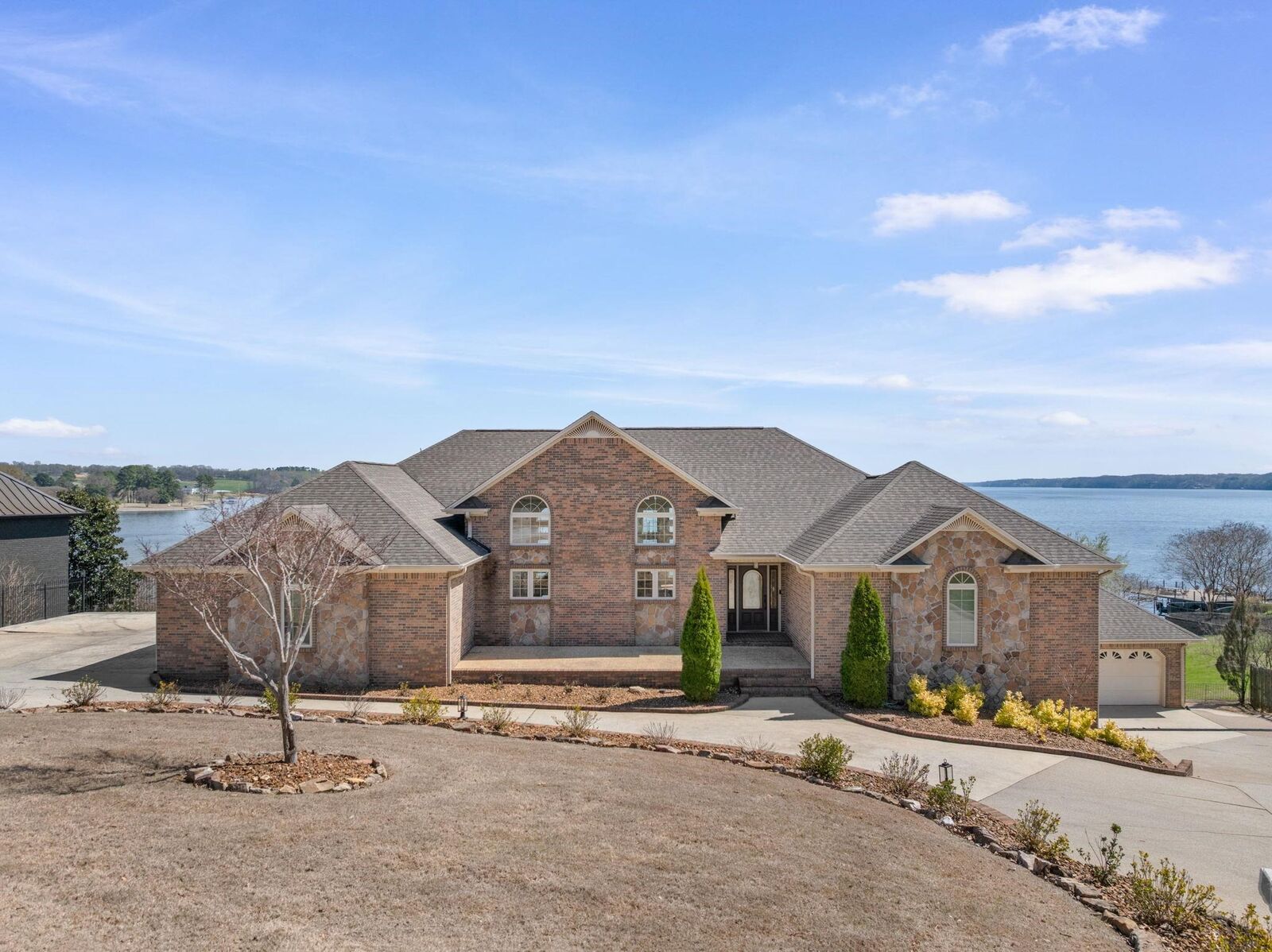 Property Photo:  1424 Sky Park Rd  AL 35634 - FLORENCE 