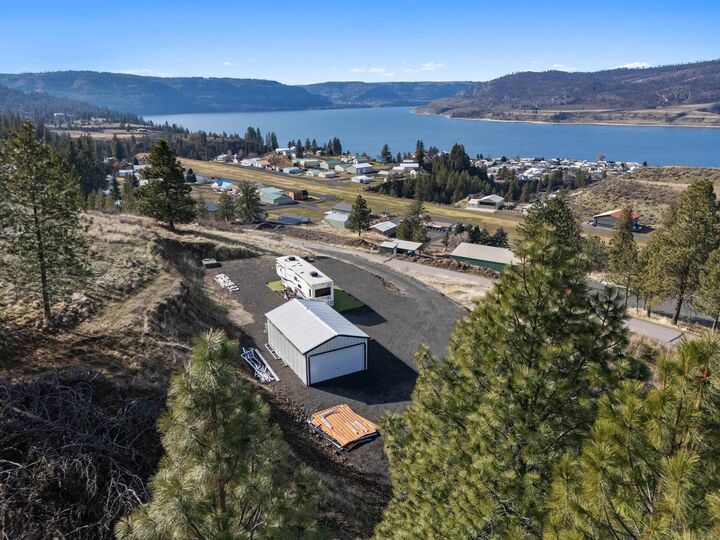 Property Photo:  30355 River Bend Ln E  WA 99122 