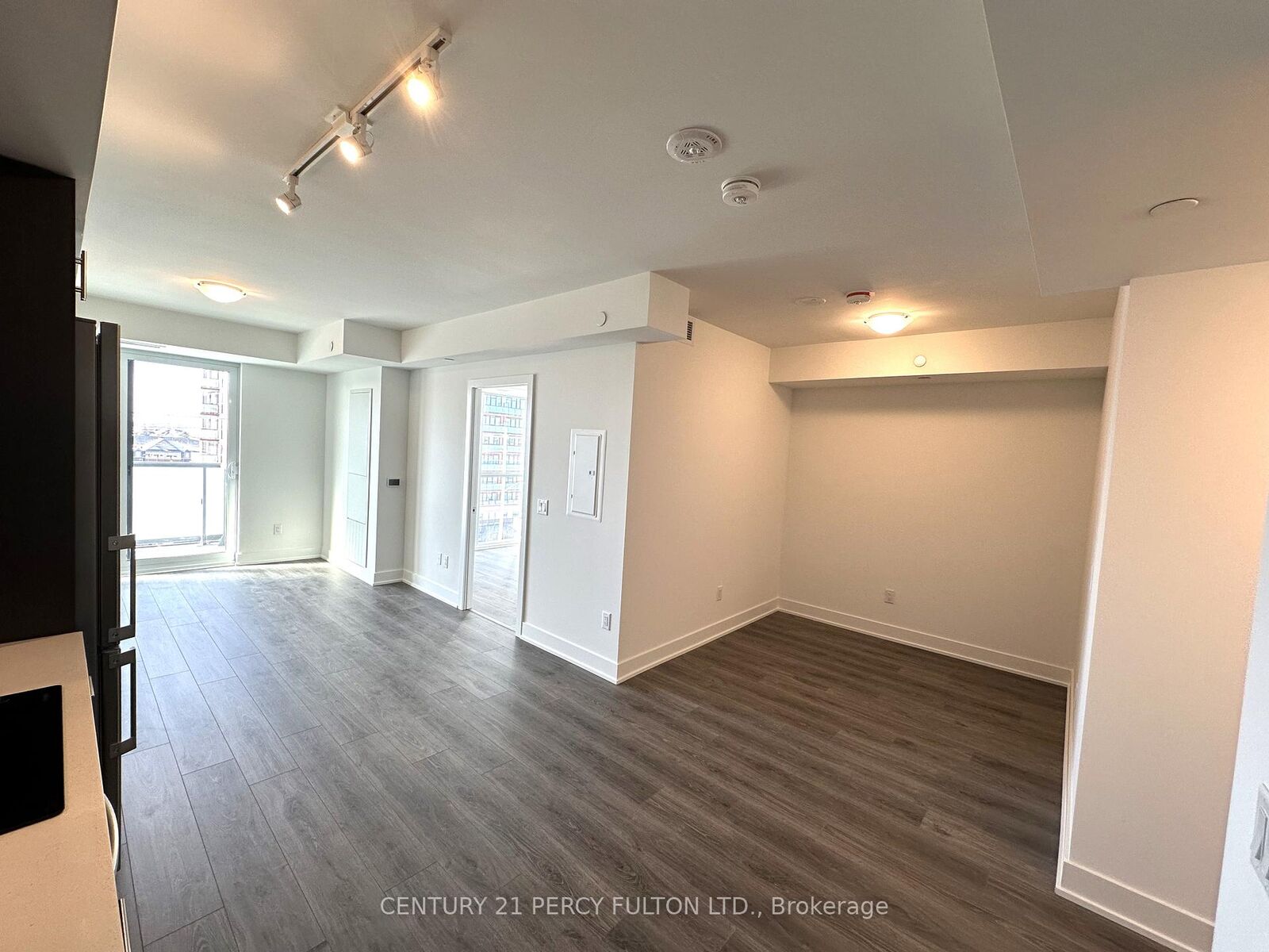 Property Photo:  2545 Simcoe Street N 513  ON L1L 0W3 