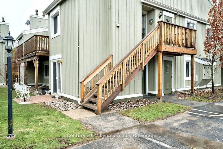 Property Photo:  15 Dawson Drive 6  ON L9Y 5B4 