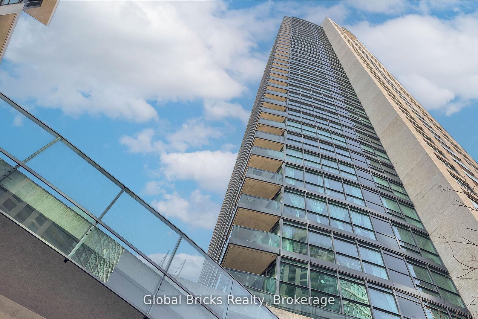 Property Photo: 215 Fort York Boulevard #215 ON M5V 4A1