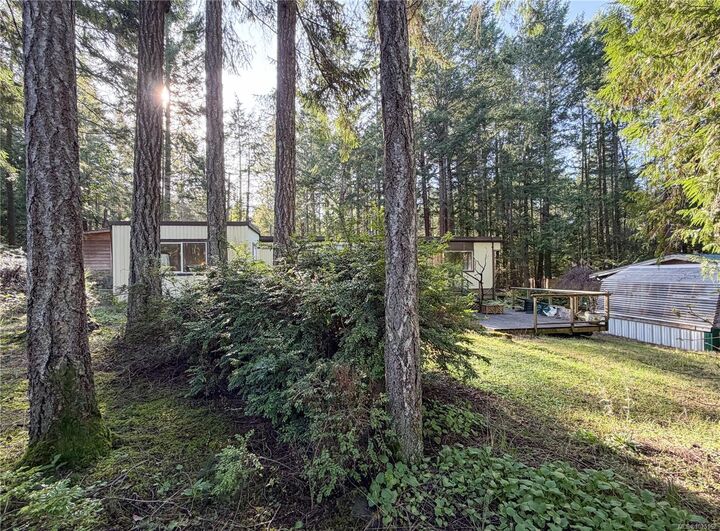 Property Photo: 365 King Rd BC V0R 1X1