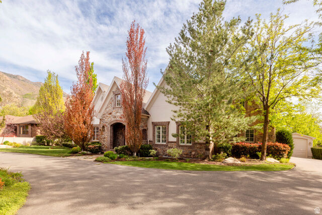 Property Photo:  2620 E Casto Ln  UT 84117 