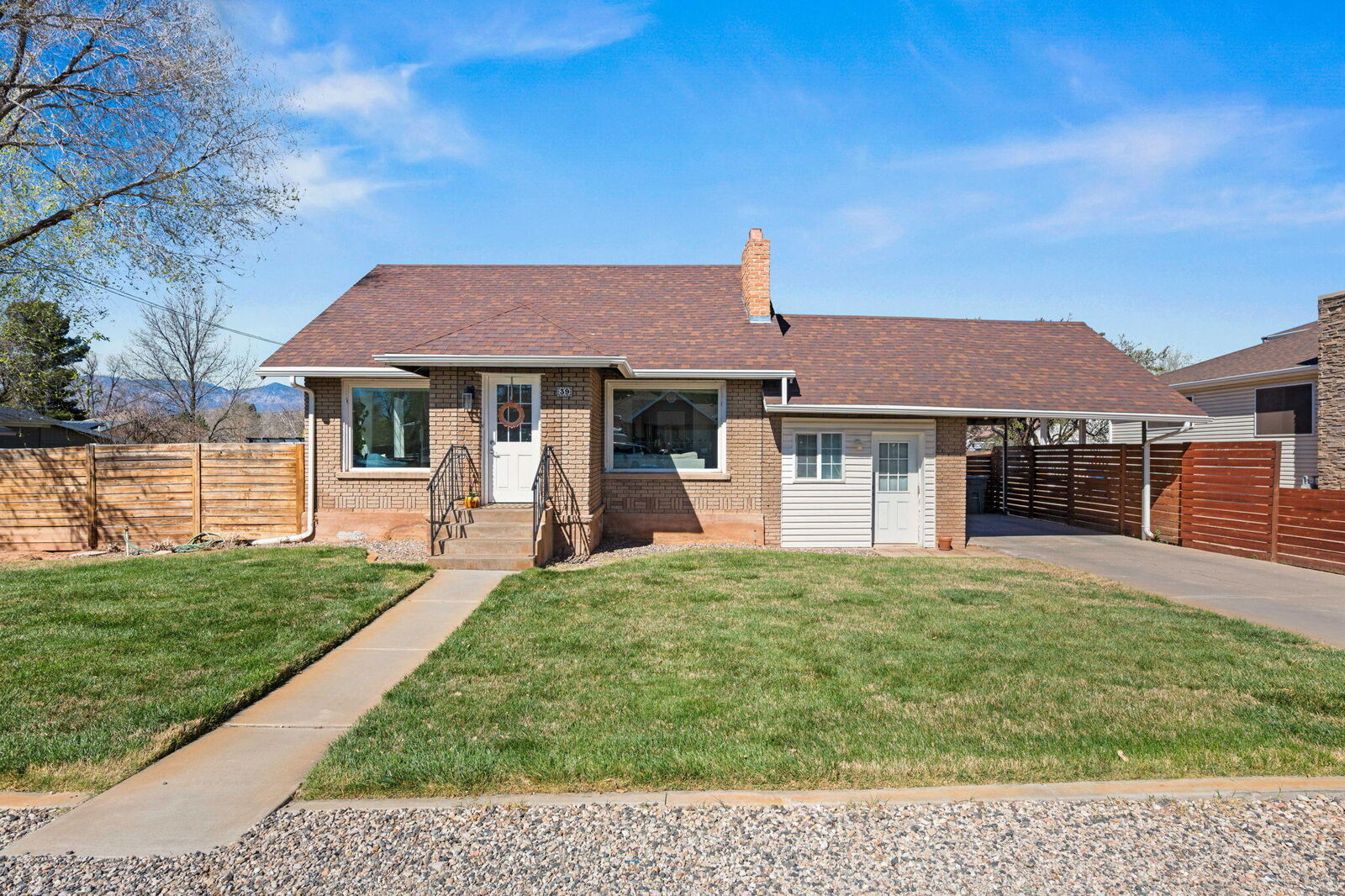 Property Photo:  39 E 300 S  UT 84737 