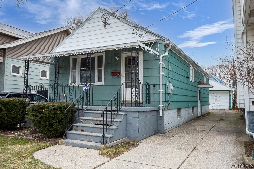 Property Photo:  47 Hedwig Avenue  NY 14211 