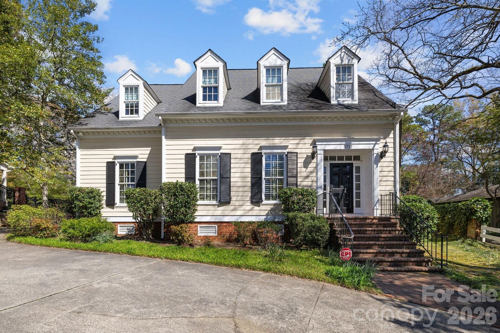 Property Photo:  2727 Hampton Avenue  NC 28207 