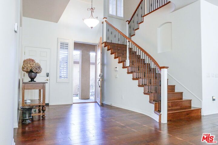 Property Photo:  5338 Via Dolores  CA 91320 