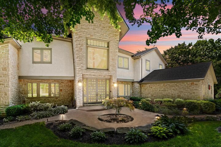 Property Photo: 1967 Woodlands Place OH 43065