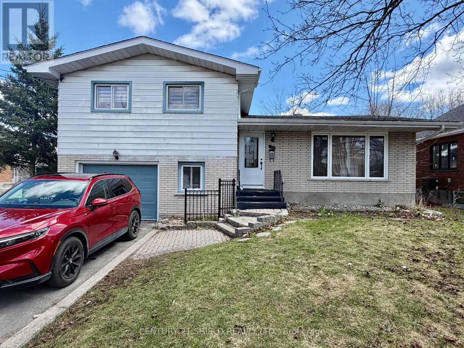 Property Photo:  216 Baldwin Avenue  ON K6H 4J4 