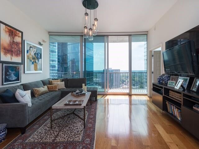 Property Photo:  1080 Peachtree Street NE 1904  GA 30309 