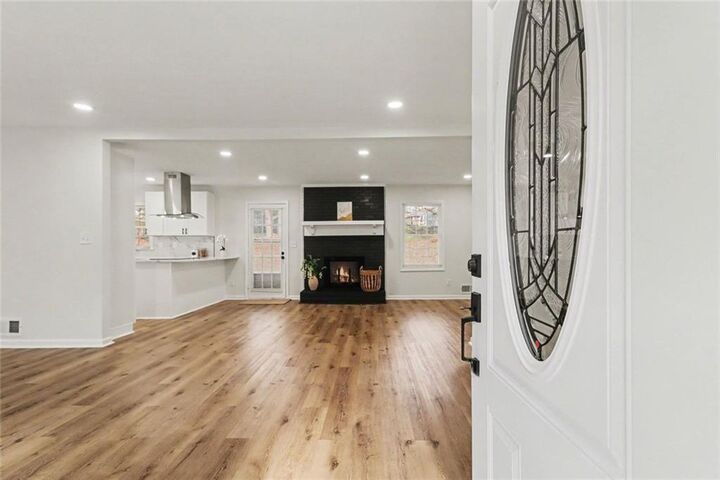 Property Photo:  2142 Colonial Oak Way SW  GA 30087 