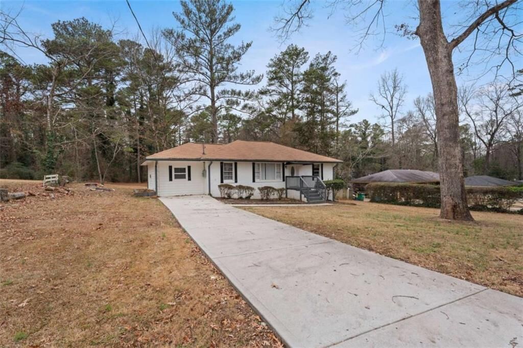 Property Photo:  1621 N Columbia Place N  GA 30032 