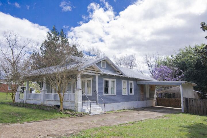 Property Photo:  270 E Church  MS 39735 