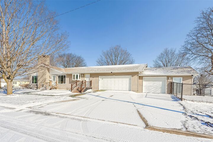Property Photo:  1003 20th Street  IA 50036 