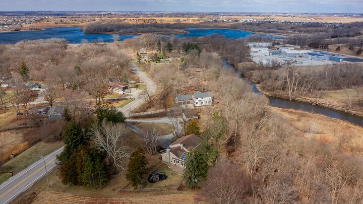 Property Photo:  413 W Riverside Road  IA 50010 