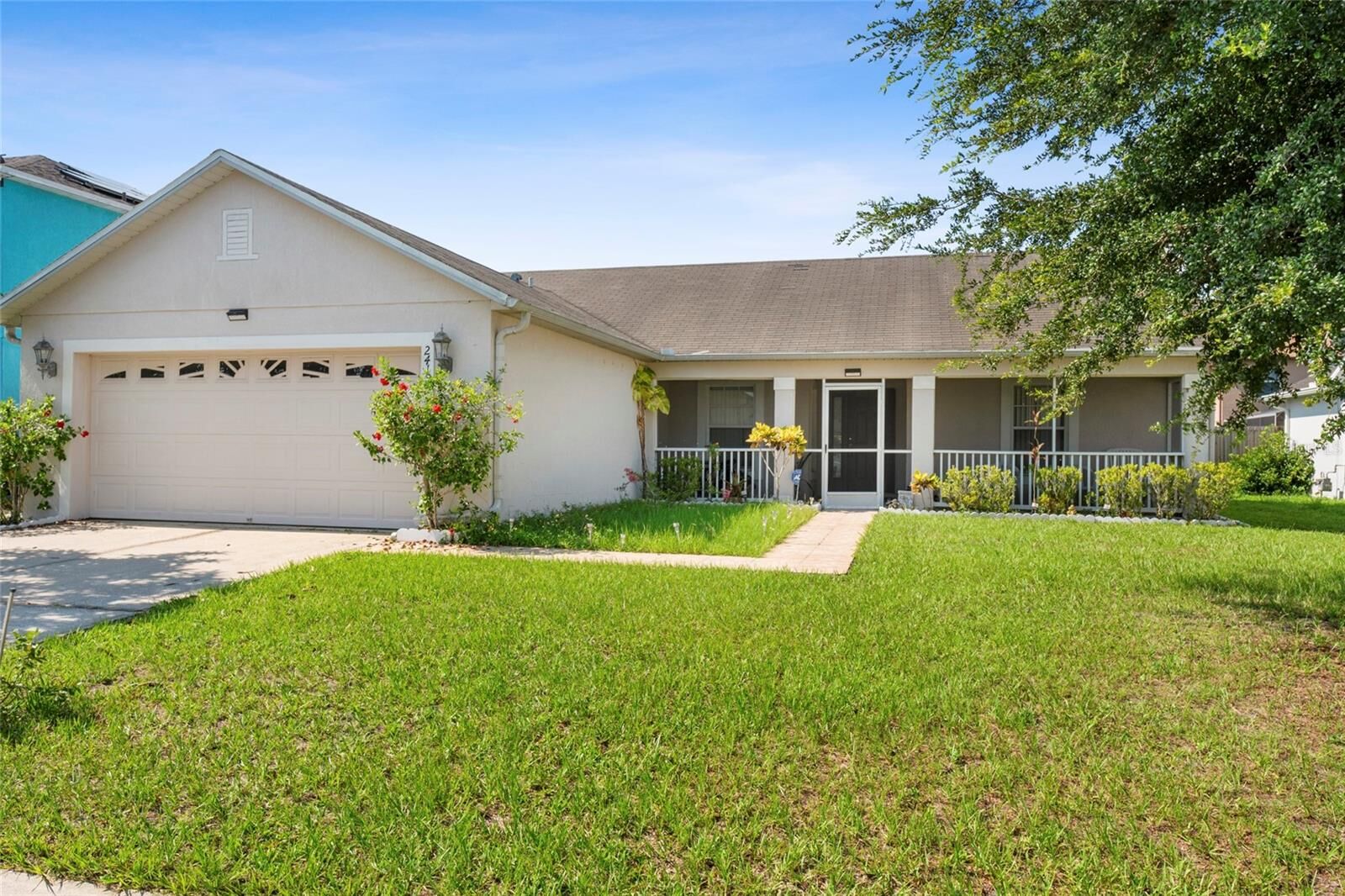 Property Photo: 2419 Willow Tree Lane FL 34758