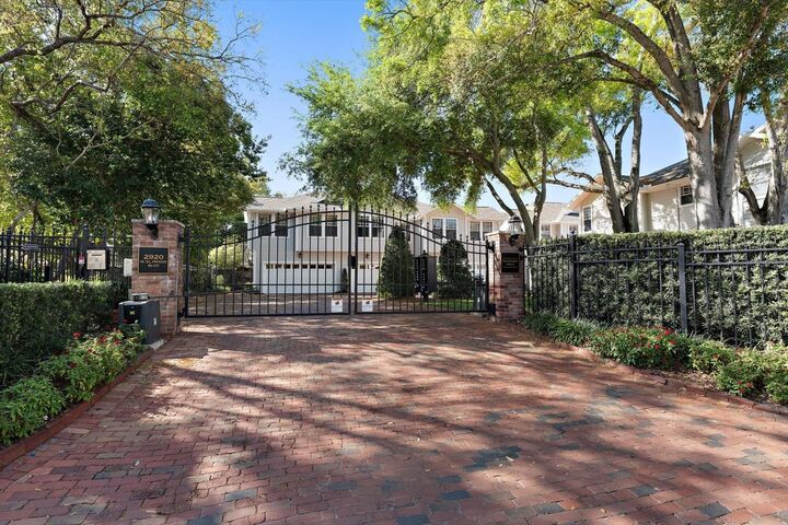 Property Photo: 2920 W El Prado Boulevard 13 FL 33629