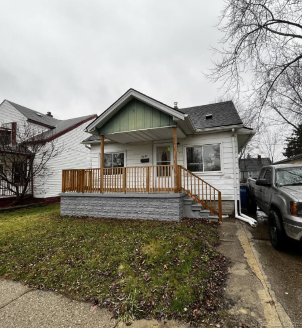 Property Photo:  8647 Chalmers Avenue  MI 48089 