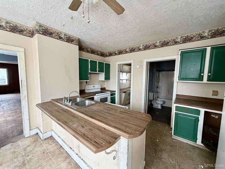 Property Photo: 613 N 9th Street MI 49837