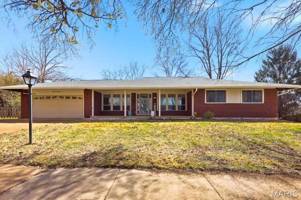 Property Photo:  1500 Heirloom Court  MO 63146 