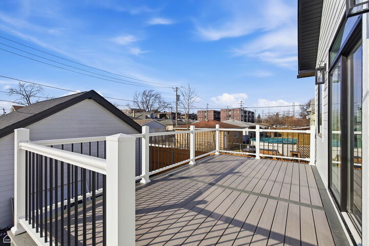 Property Photo: 2724 Budd Street IL 60171