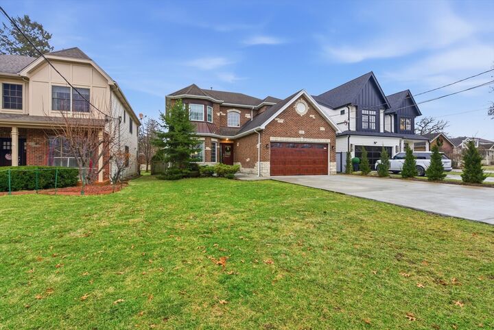 Property Photo:  395 S Scott Street  IL 60126 