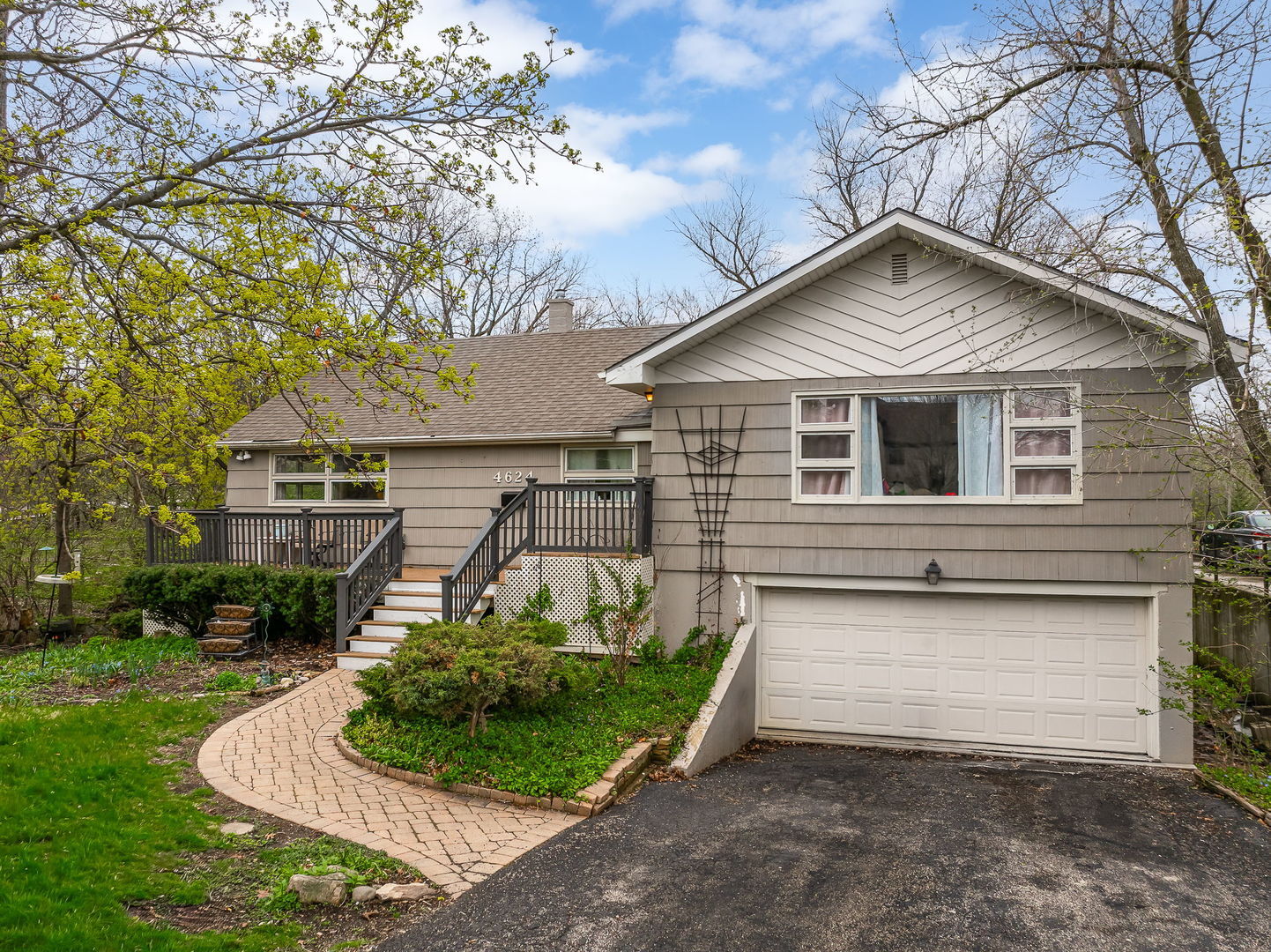Property Photo:  4624 Lee Avenue  IL 60515 