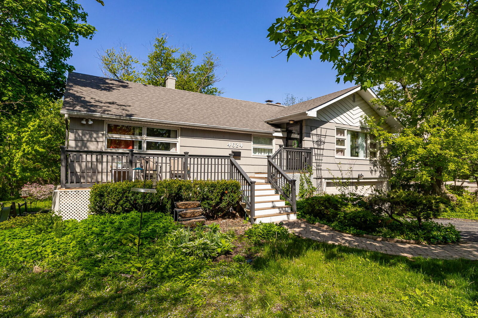 Property Photo:  4624 Lee Avenue  IL 60515 