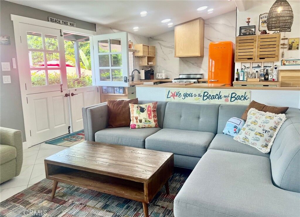 Property Photo:  209 Tremont Drive  CA 92660 