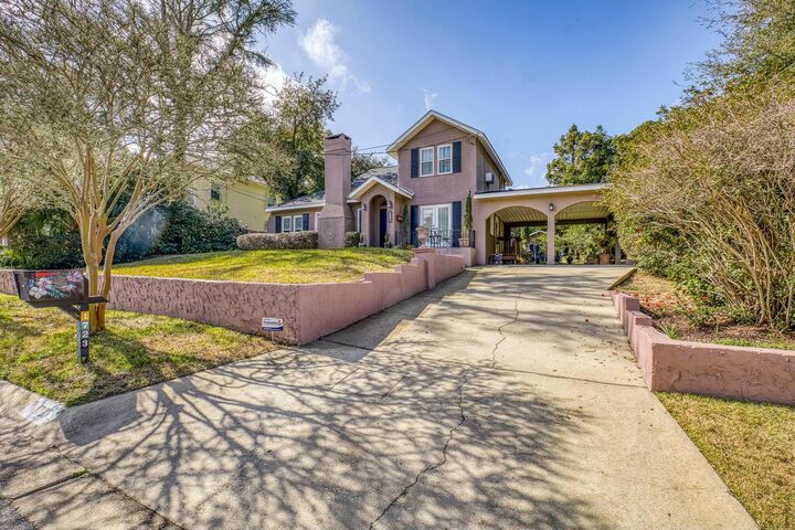 Property Photo: 1723 Yates Avenue FL 32503