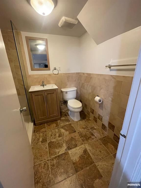Property Photo:  309 Essex Street 5  NJ 07601 