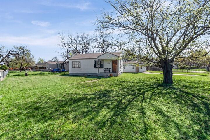 Property Photo:  2807 S Montreal Avenue  TX 75224 