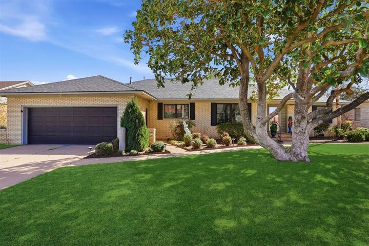 Property Photo:  1516 N Hudson Street  OK 73521 