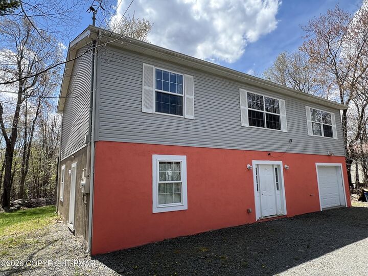 Property Photo: 5265 Glen Terrace PA 18466
