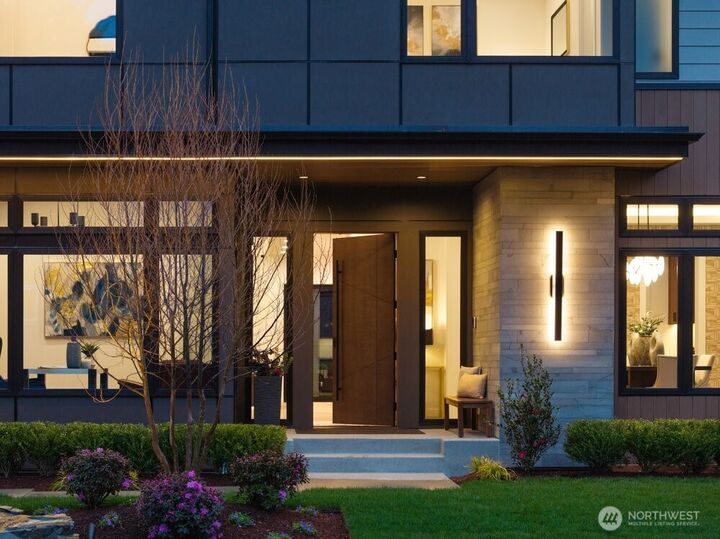 Property Photo:  218  109th Avenue SE  WA 98004 