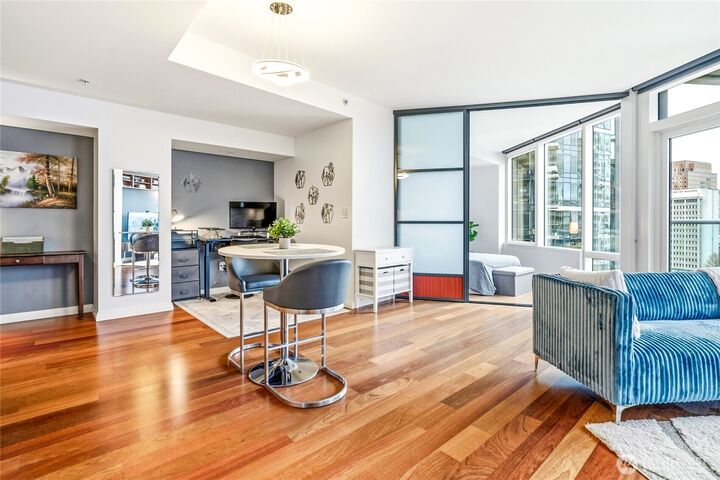 Property Photo: 10700 NE 4th Street 1308 WA 98004