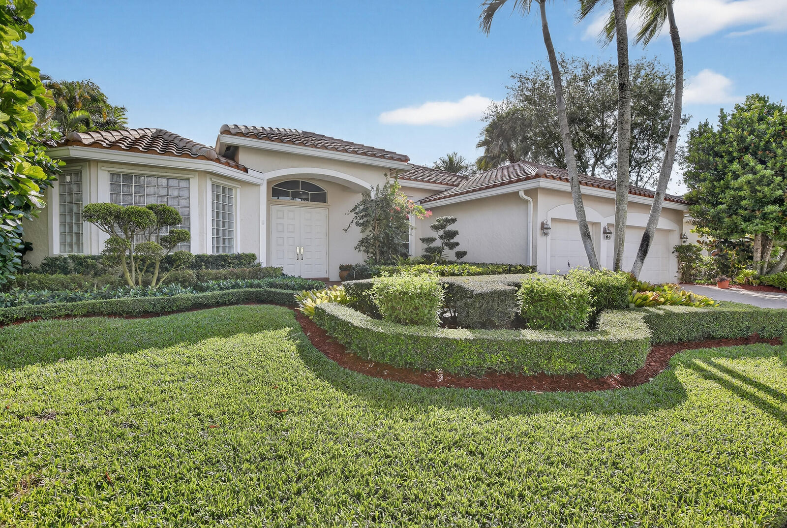 Property Photo:  2445 Eagle Run Way  FL 33327 