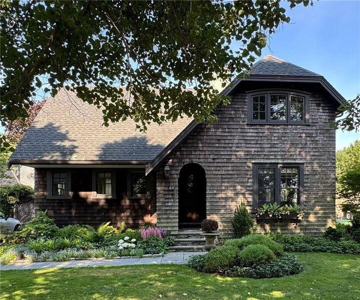 Property Photo:  68 Sachuest Way  RI 02842 