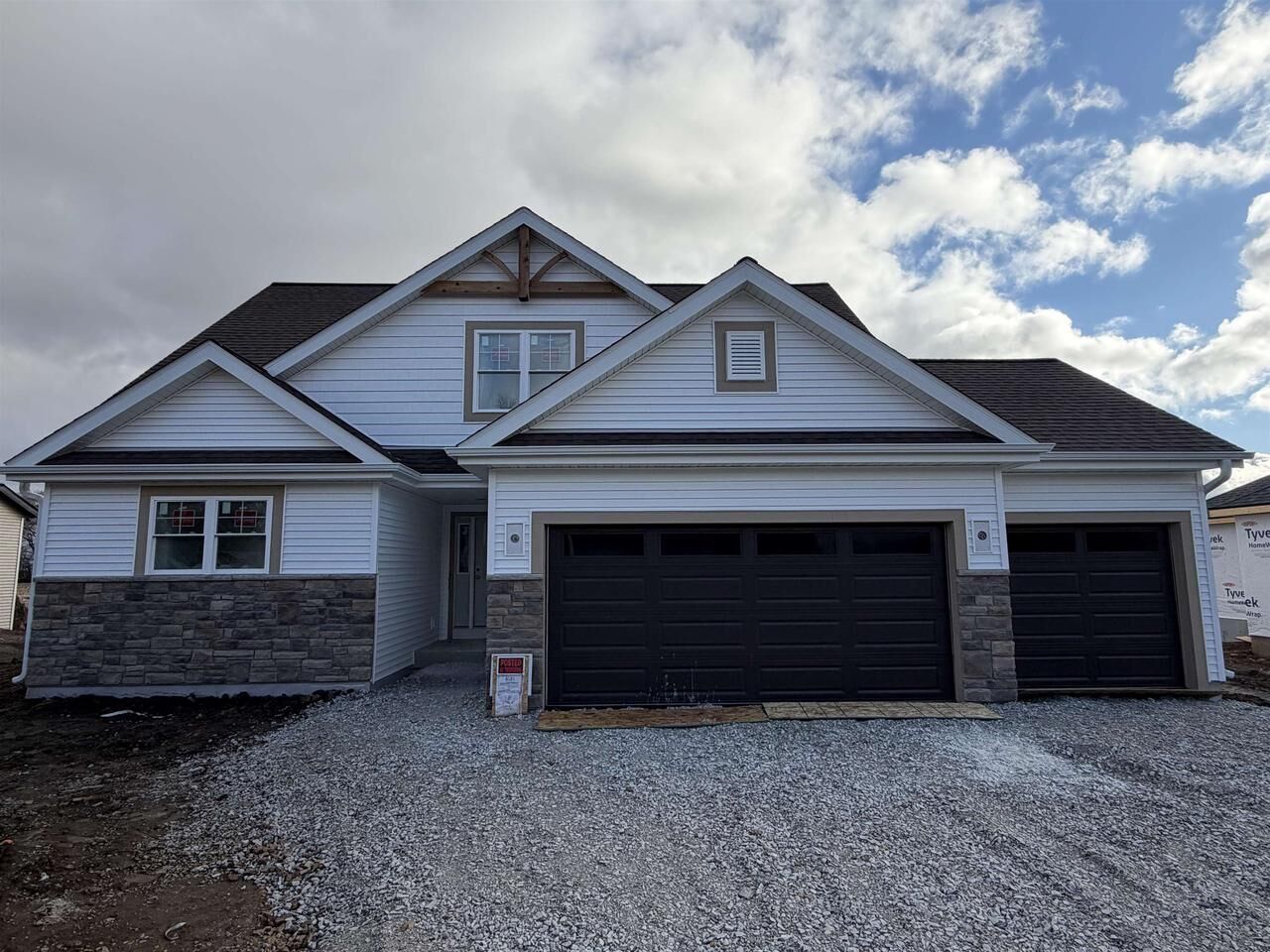 Property Photo:  5821 Bridle Way  WI 53718 