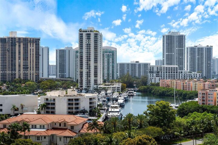 Property Photo: 20000 E Country Club Dr 1109 FL 33180