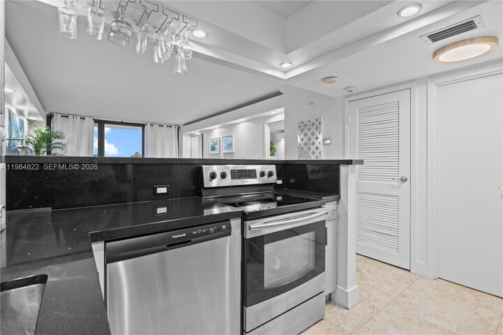 Property Photo: 3675 N Country Club Dr 1907 FL 33180