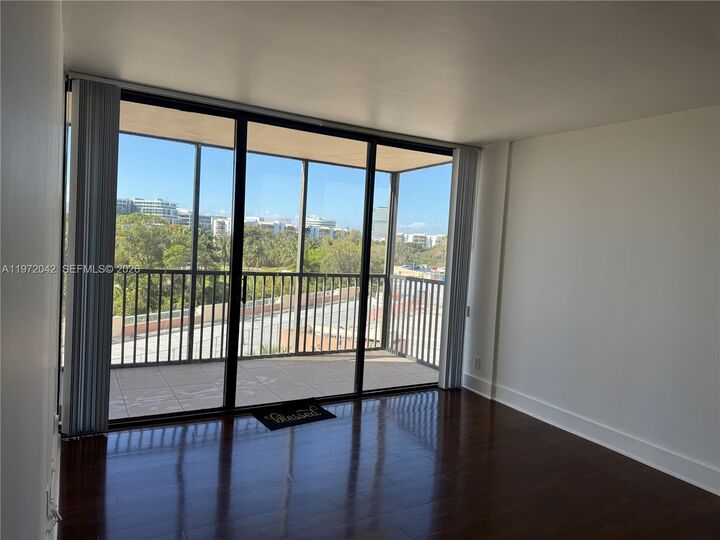 Property Photo: 20335 W Country Club Dr 502 FL 33180