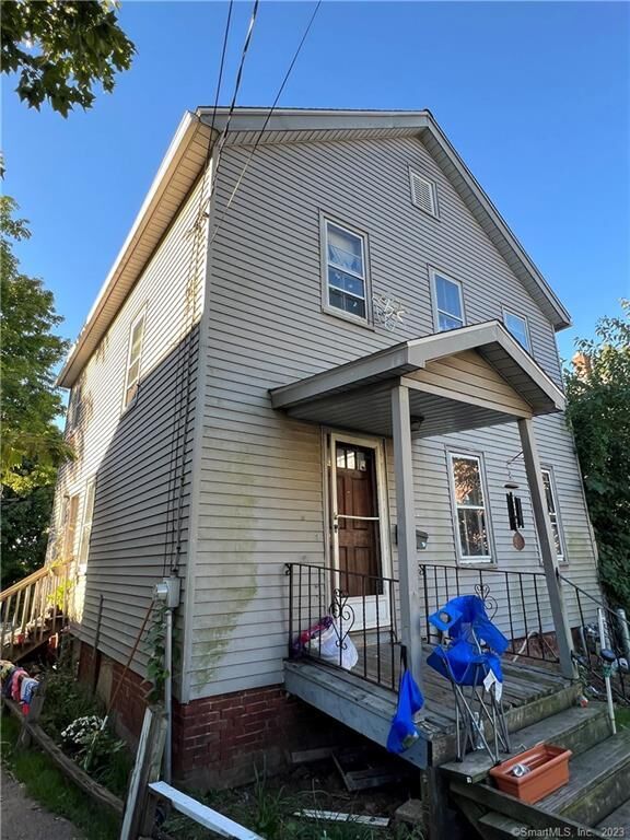 Property Photo:  27 Connerton Street  CT 06051 