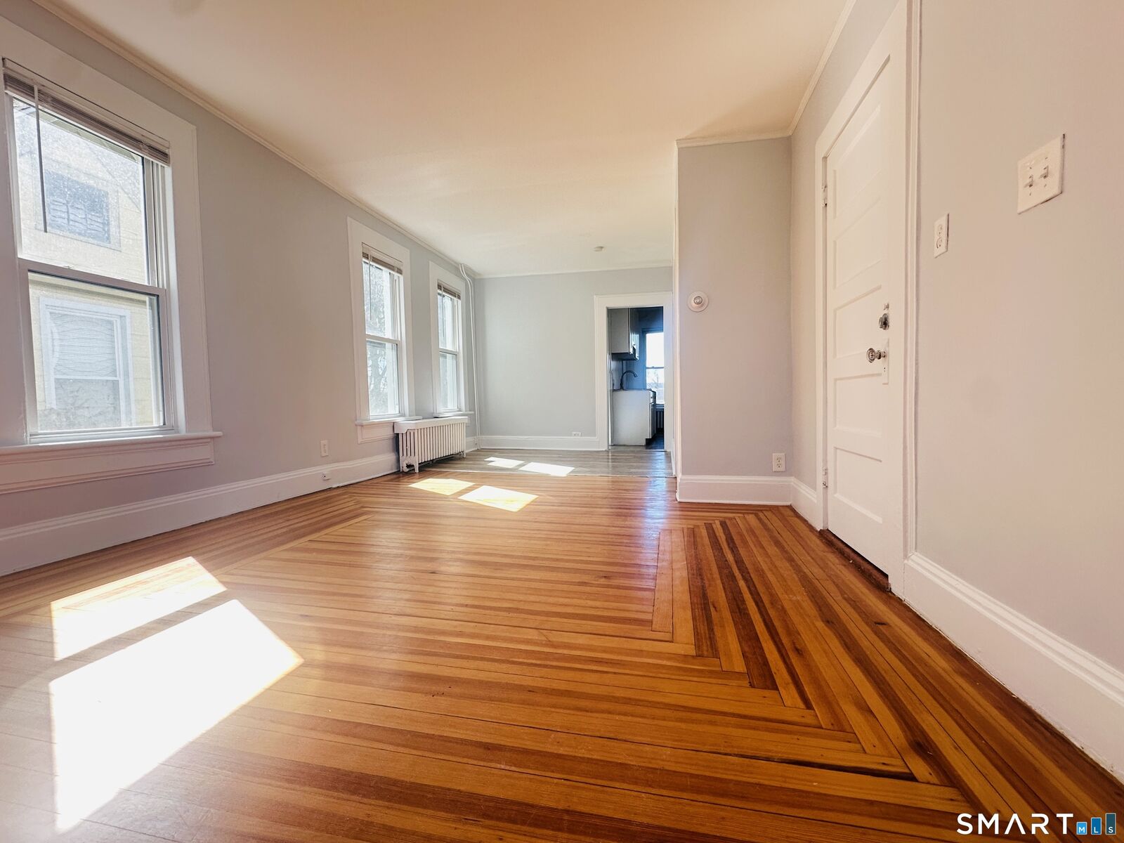 Property Photo:  133 Quaker Lane South 2  CT 06119 