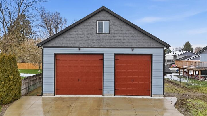 Property Photo:  25421 E Joseph Ave  WA 99025 