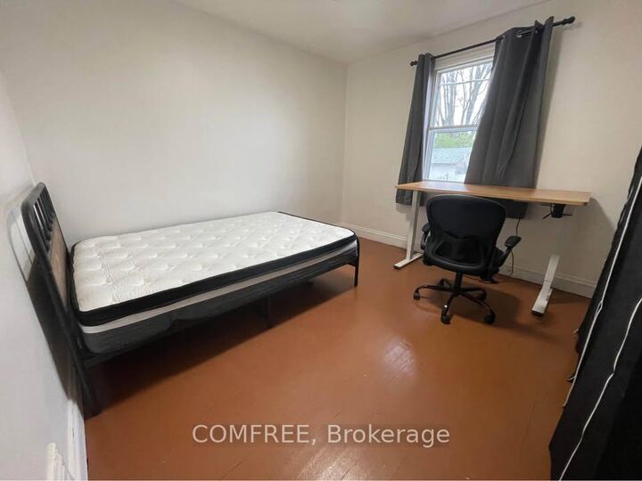 Property Photo: 235 Belford Crescent ON K1Z 7A9