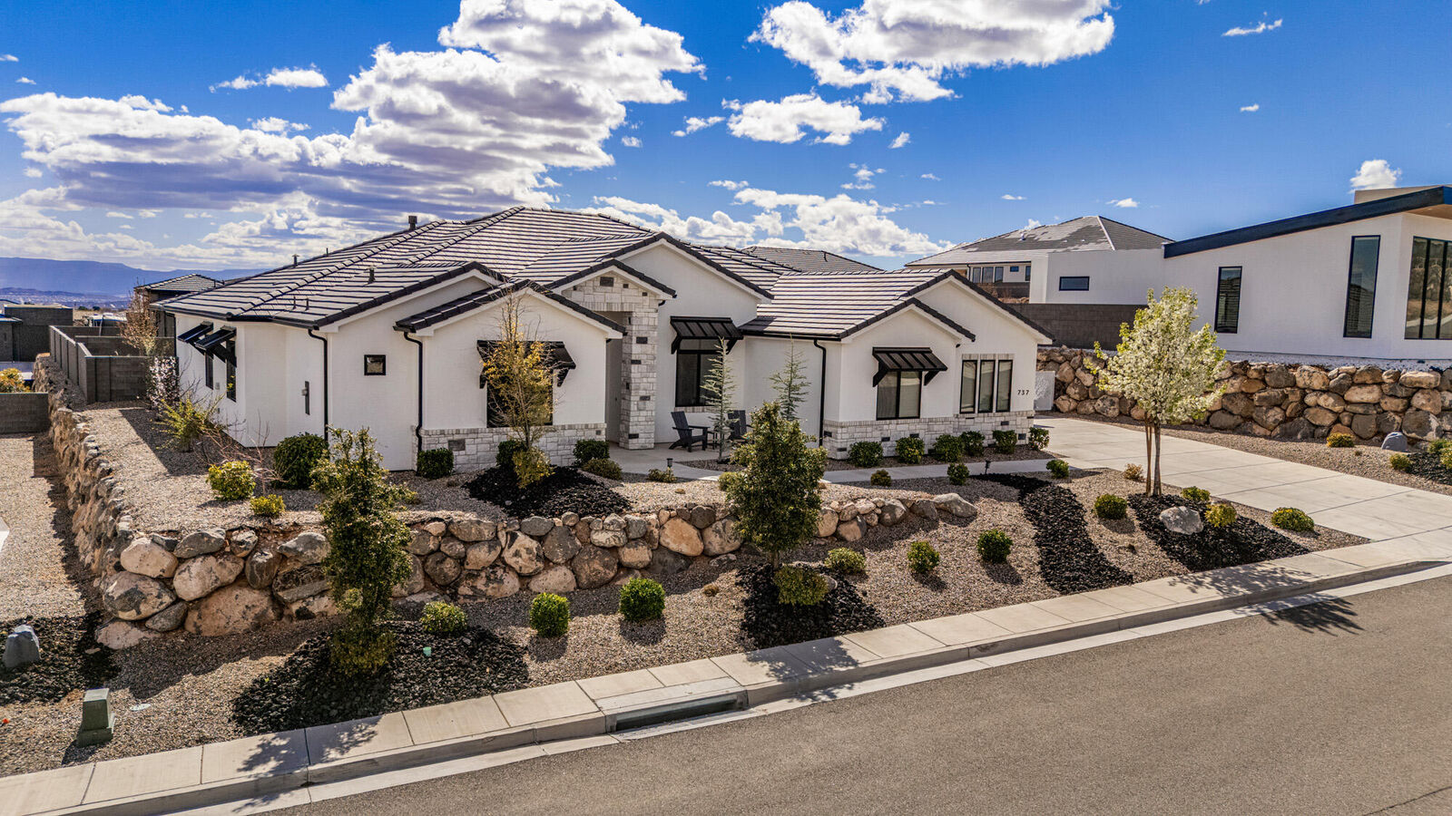 Property Photo: 737 W Scenario St UT 84780