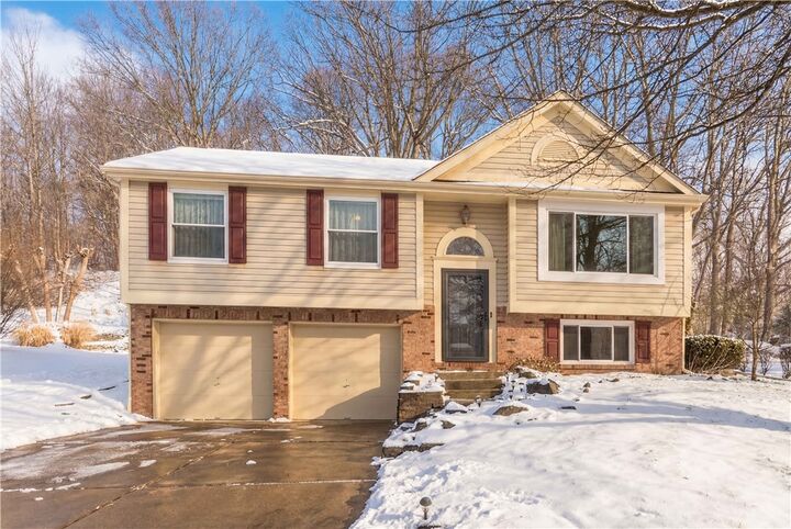 Property Photo:  2003 Colony Dr  PA 15001 